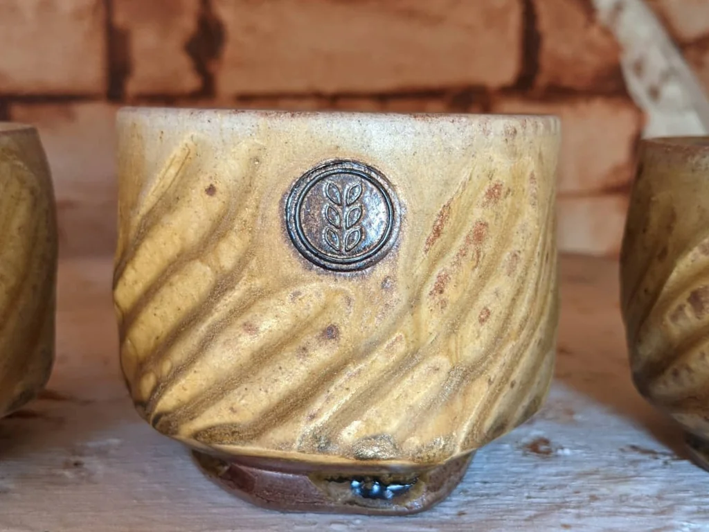 Stamped medallion yunomi